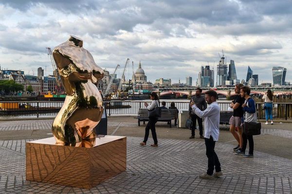 crypto london statue unveiled wallet ico platform 