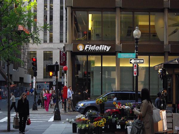  etn offering fidelity bitcoin access starts provider 