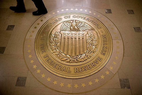 Speculations Rise of Fed Interest Rate Cut Amid Falling Stocks