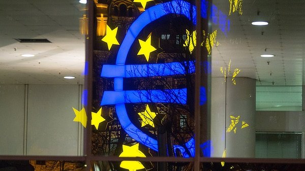 Brussel Think Tank Bruegel Recommends Helicopter Money to ECB