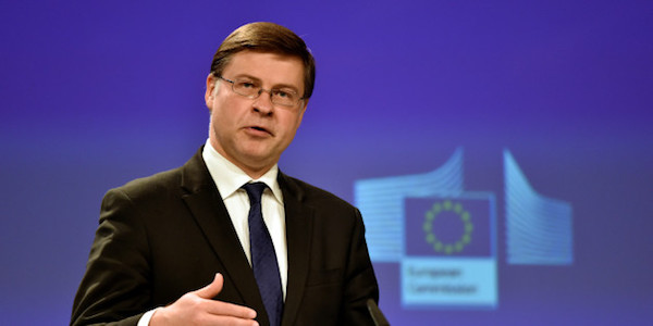 European Commission Vice-President for the Euro and Social Dialogue Valdis Dombrovskis holds a news conference at the European Commission in Brussels, Belgium May 4, 2017. REUTERS/Eric Vidal