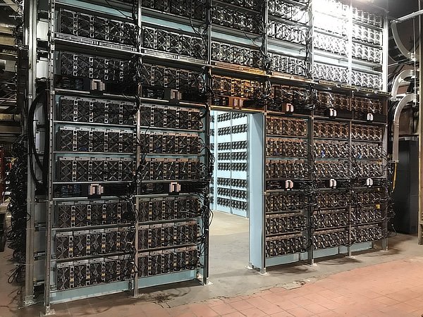 china bitcoin mining farm)