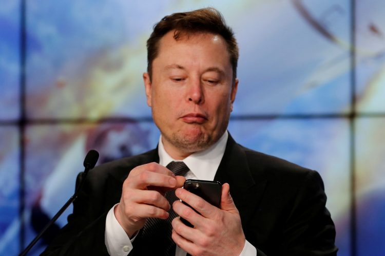 Musk tweeting