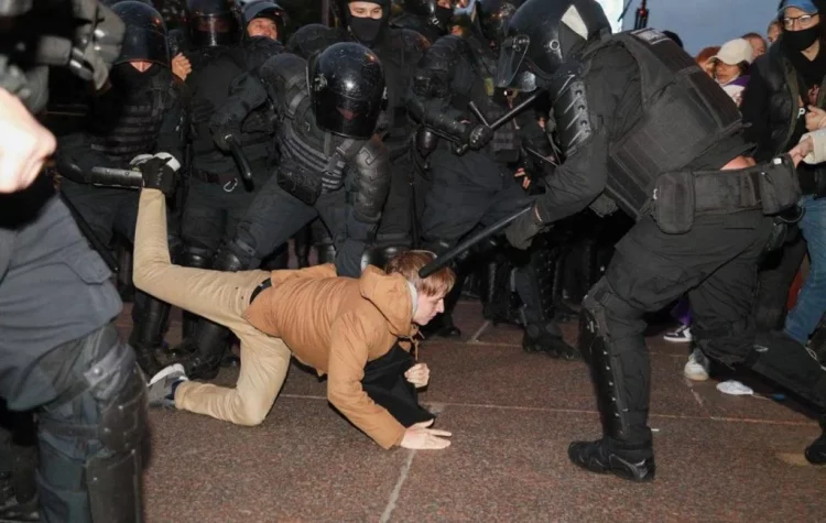 The young being forced to war, symbolized in this picture during yesterday's anti-war protests in Russia, Sep 2022