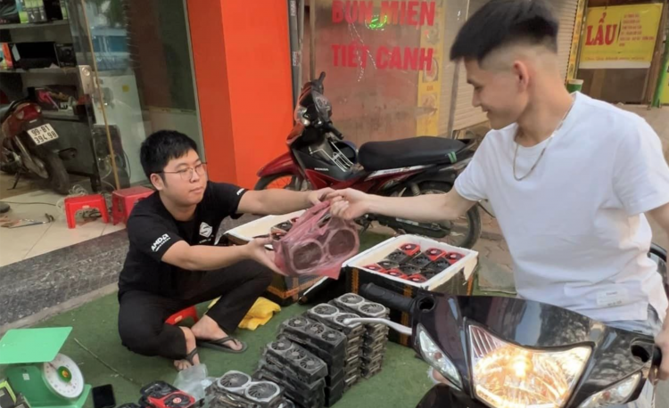 GPUs sold by the kilo in Vietnam, Oct 2022