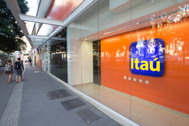 Itaú Unibanco, Brazilian bank branch