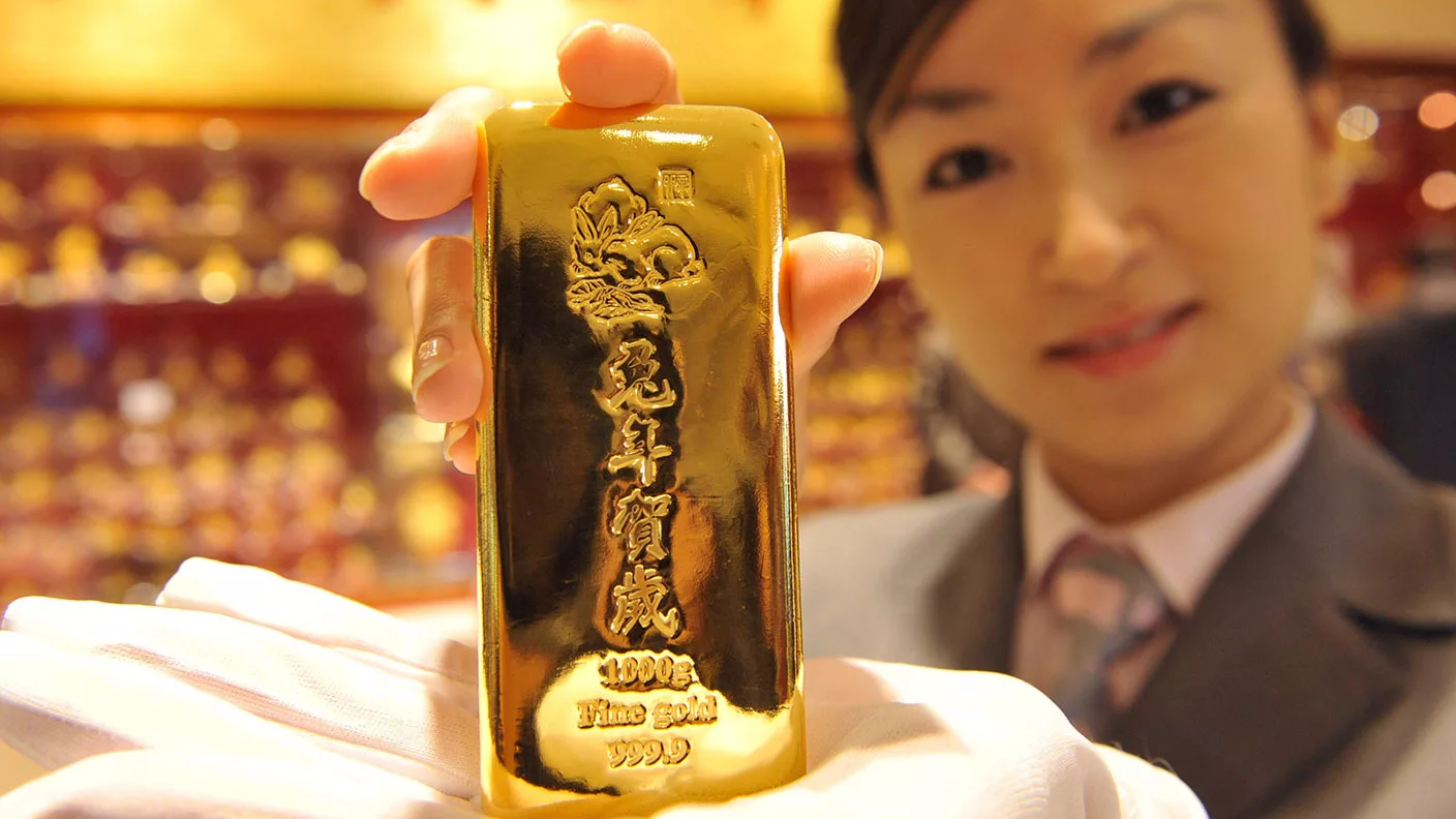 Speculation Rises Over Yuan Sharp Devaluation as China Stockpiles Gold